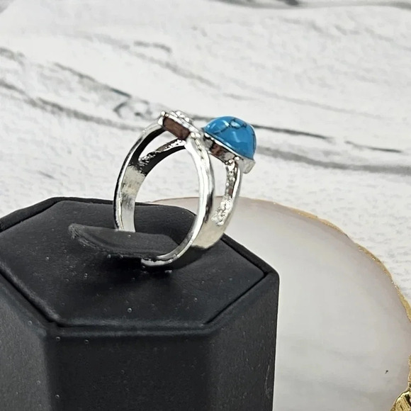 Blue Teardrop Adjustable Fashion Ring  A35 - Picture 5 of 6